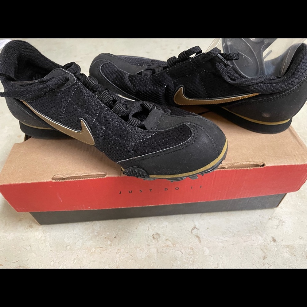 NWOT - Nike brand new spikes